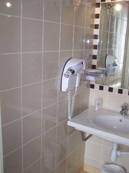 Brit Hotel Confort Auclair Gueret Room photo