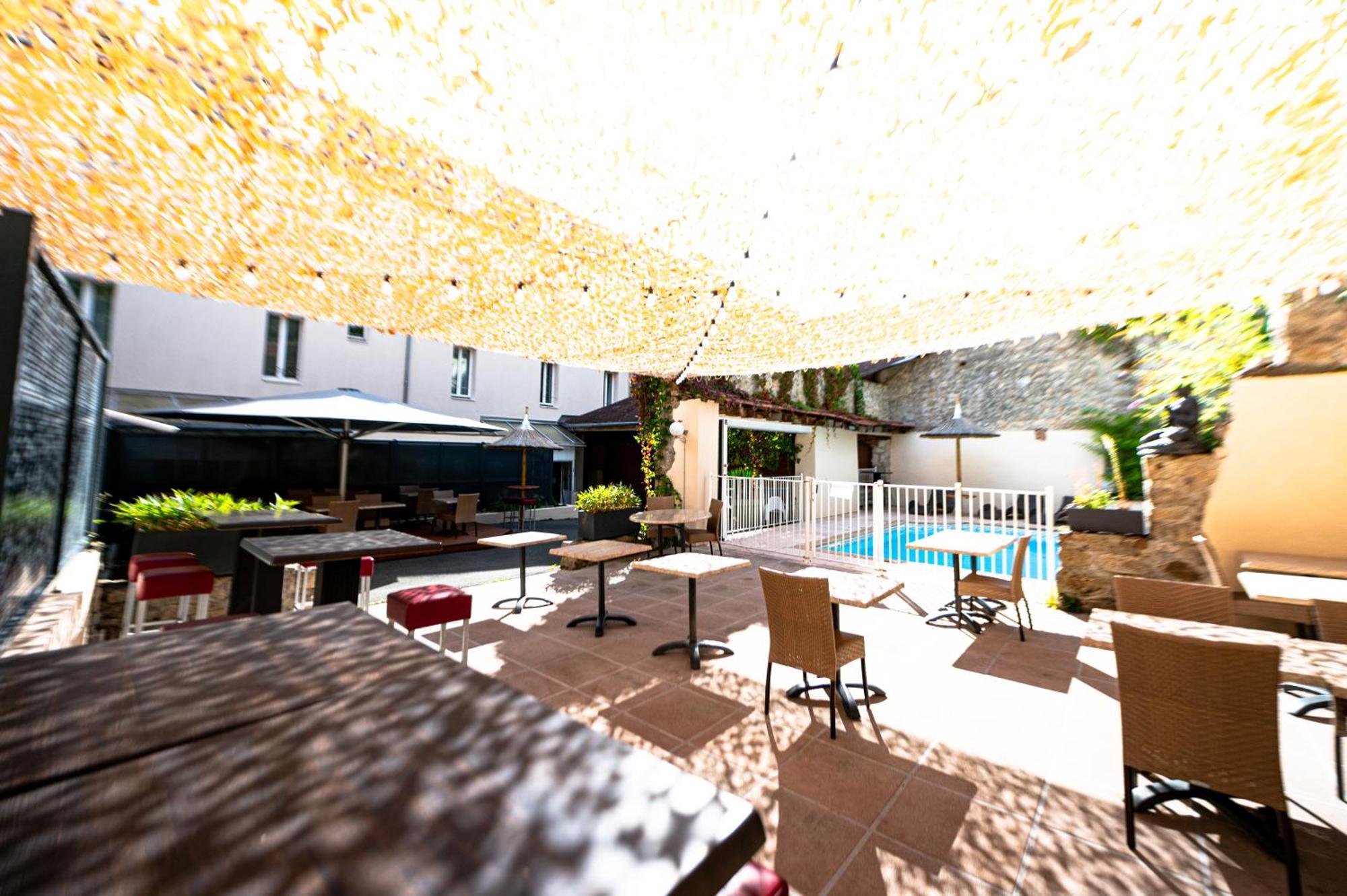 Brit Hotel Confort Auclair Gueret Exterior photo