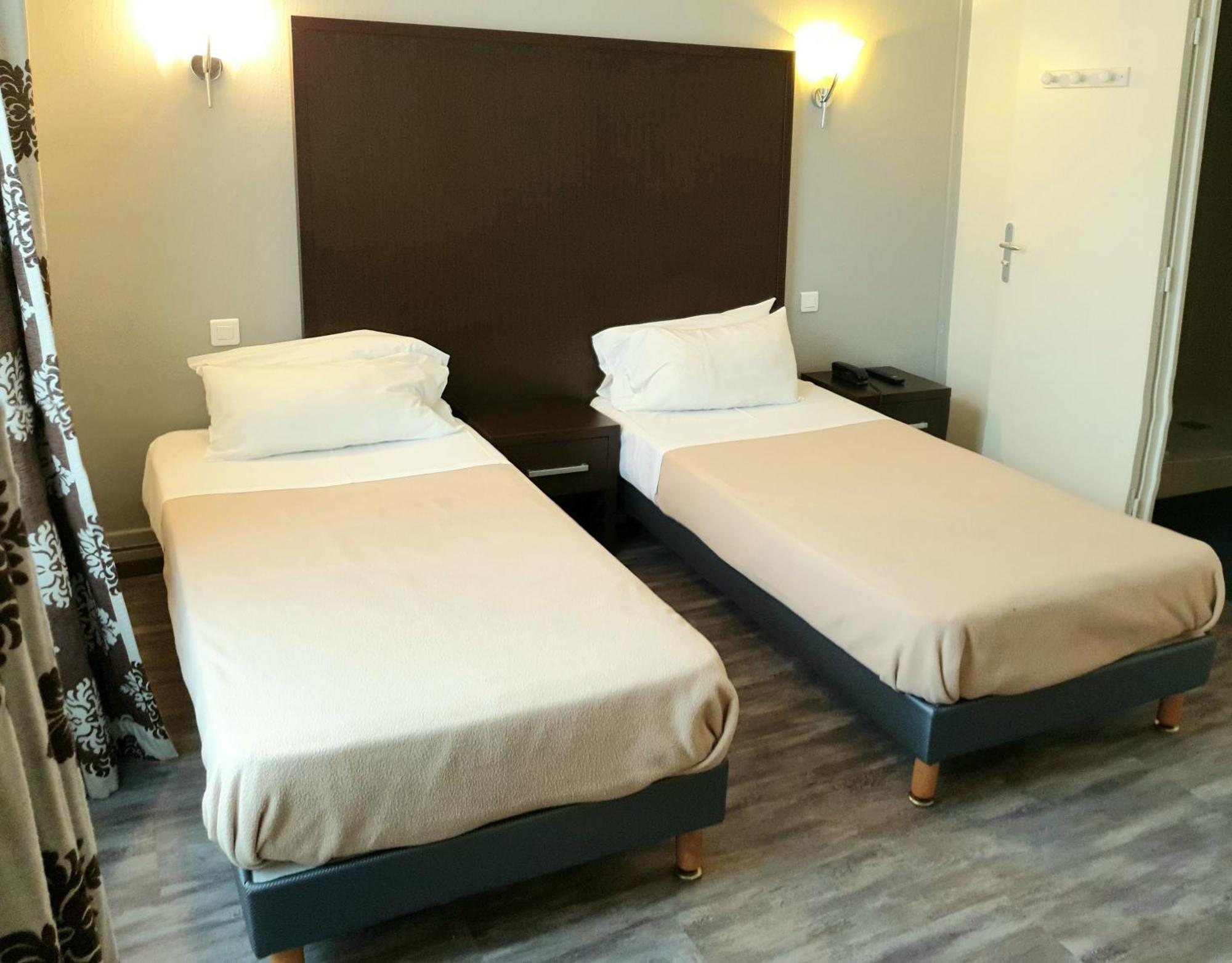 Brit Hotel Confort Auclair Gueret Exterior photo